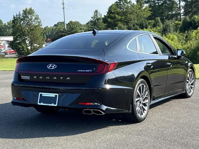 Photo of 2022 Phantom Black Hyundai SONATA