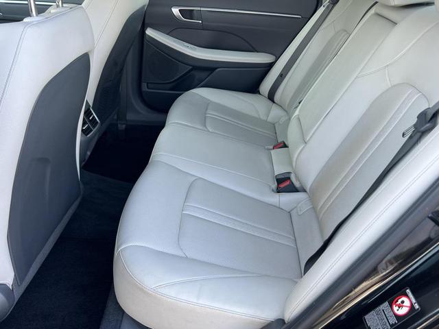 Photo of 2022 Phantom Black Hyundai SONATA