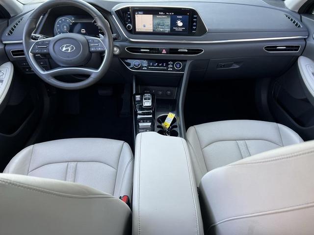 Photo of 2022 Phantom Black Hyundai SONATA