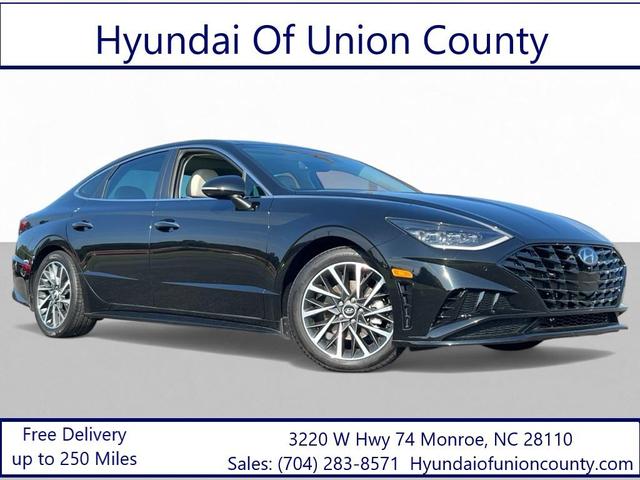 Photo of 2022 Phantom Black Hyundai SONATA