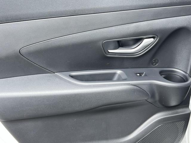 Photo of 2025 Atlas White Hyundai SANTA CRUZ
