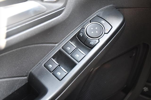Photo of 2023 Oxford White Ford Escape