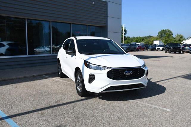 Photo of 2023 Oxford White Ford Escape