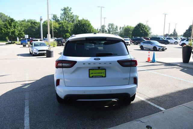 Photo of 2023 Oxford White Ford Escape