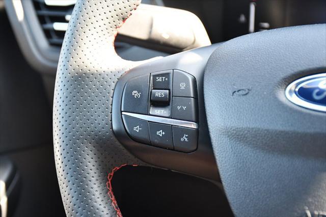 Photo of 2023 Oxford White Ford Escape