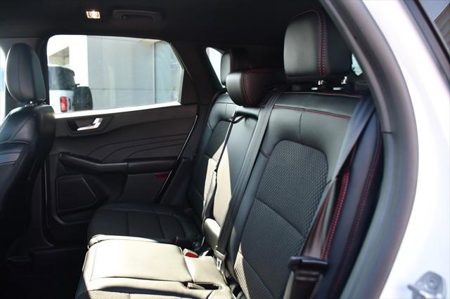 Photo of 2023 Oxford White Ford Escape