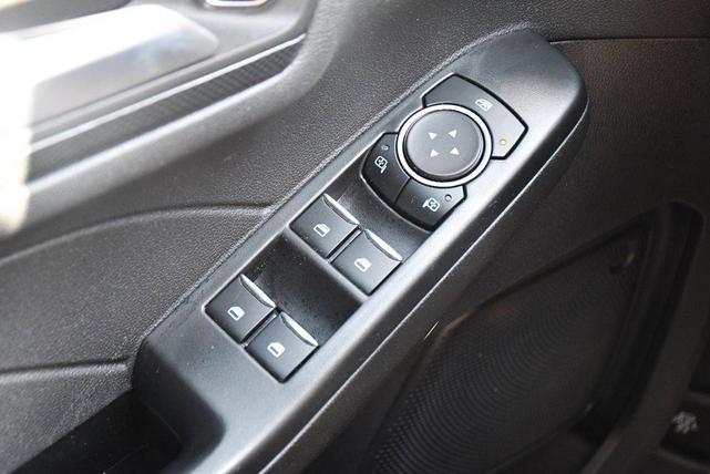 Photo of 2023 Oxford White Ford Escape