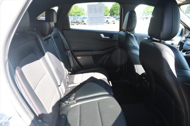 Photo of 2023 Oxford White Ford Escape