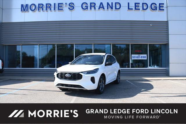 Photo of 2023 Oxford White Ford Escape