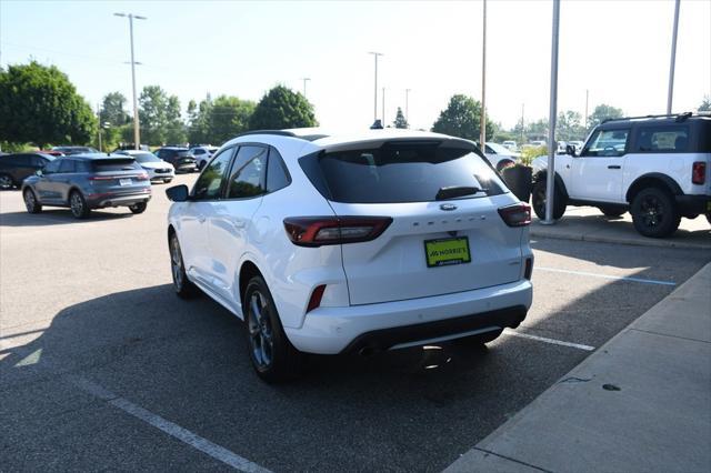 Photo of 2023 Oxford White Ford Escape