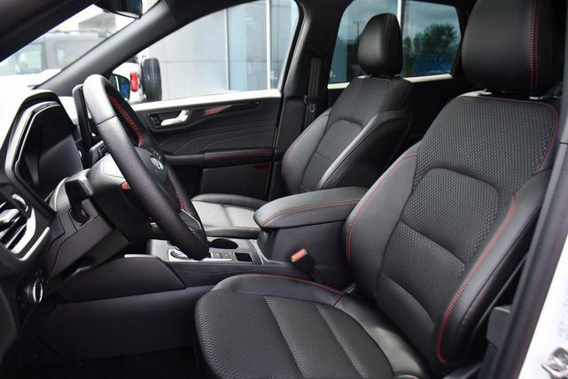 Photo of 2025 White Metallic Ford Escape