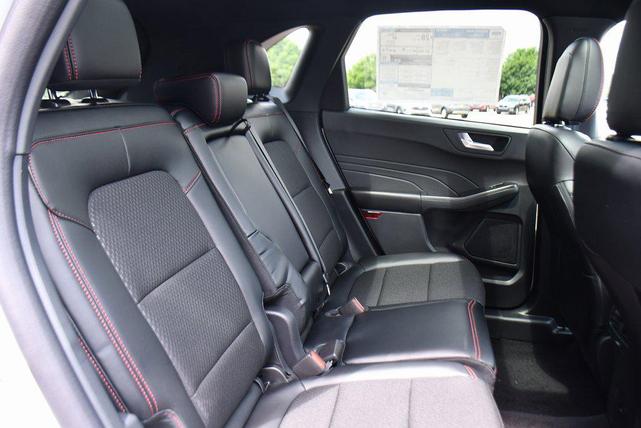 Photo of 2025 White Metallic Ford Escape