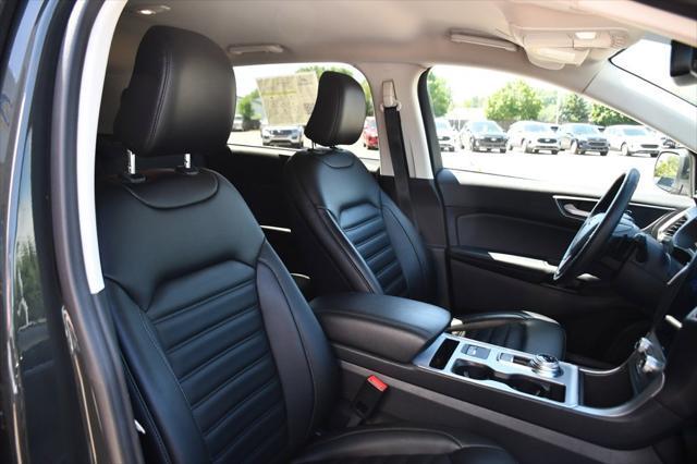 Photo of 2022 Forged Green Metallic Ford Edge