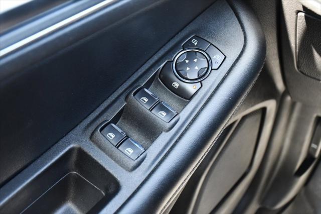 Photo of 2022 Forged Green Metallic Ford Edge