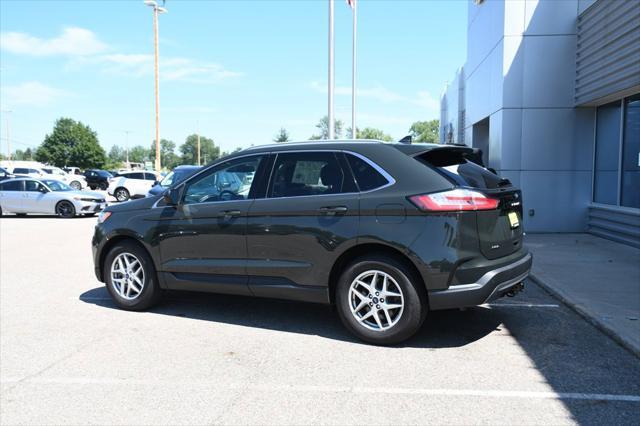 Photo of 2022 Forged Green Metallic Ford Edge