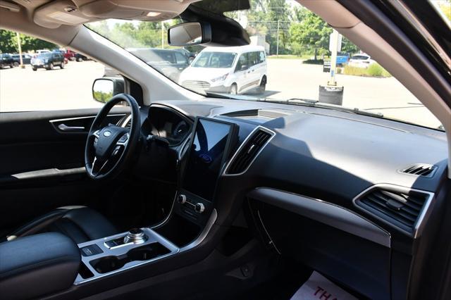 Photo of 2022 Forged Green Metallic Ford Edge