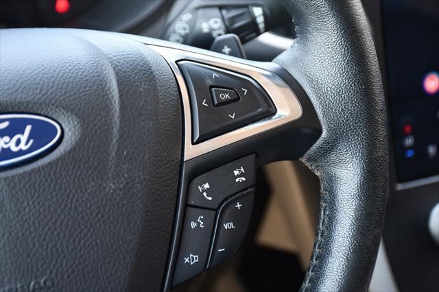 Photo of 2022 Forged Green Metallic Ford Edge