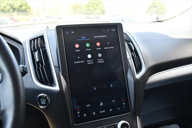 Photo of 2022 Forged Green Metallic Ford Edge