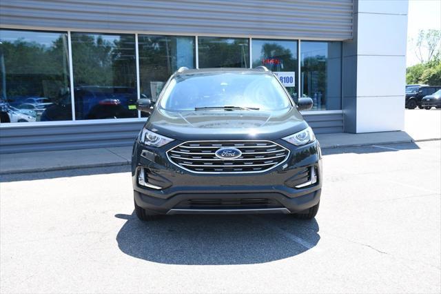 Photo of 2022 Forged Green Metallic Ford Edge