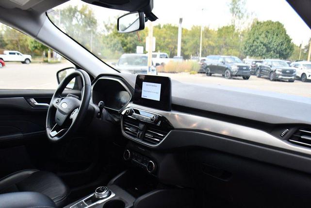 Photo of 2022 Carbonized Gray Metallic Ford Escape