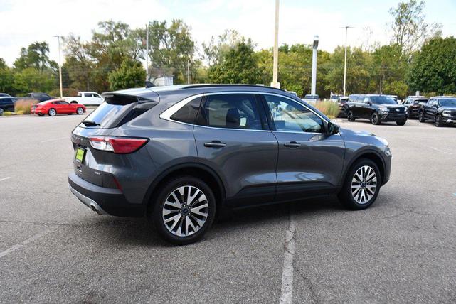 Photo of 2022 Carbonized Gray Metallic Ford Escape