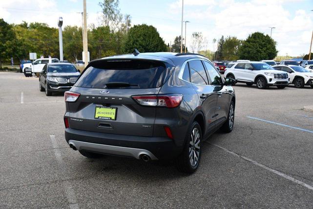 Photo of 2022 Carbonized Gray Metallic Ford Escape