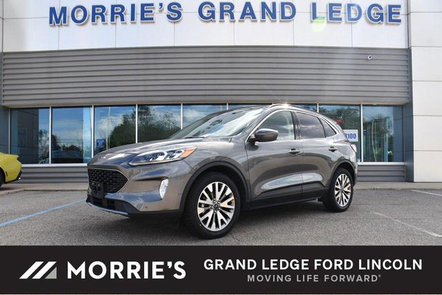 Photo of 2022 Carbonized Gray Metallic Ford Escape