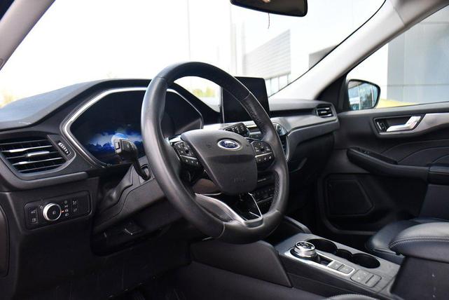Photo of 2022 Carbonized Gray Metallic Ford Escape