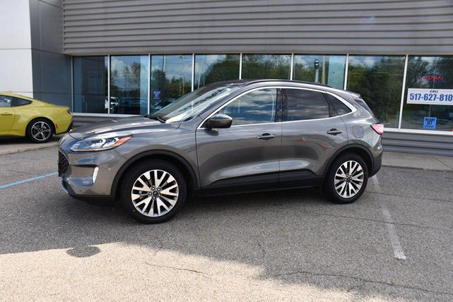 Photo of 2022 Carbonized Gray Metallic Ford Escape