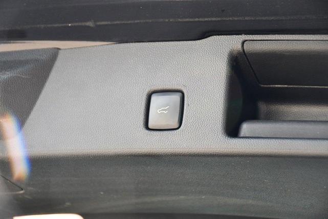 Photo of 2022 Agate Black Metallic Ford Escape