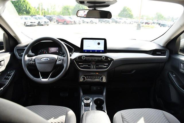 Photo of 2022 Agate Black Metallic Ford Escape