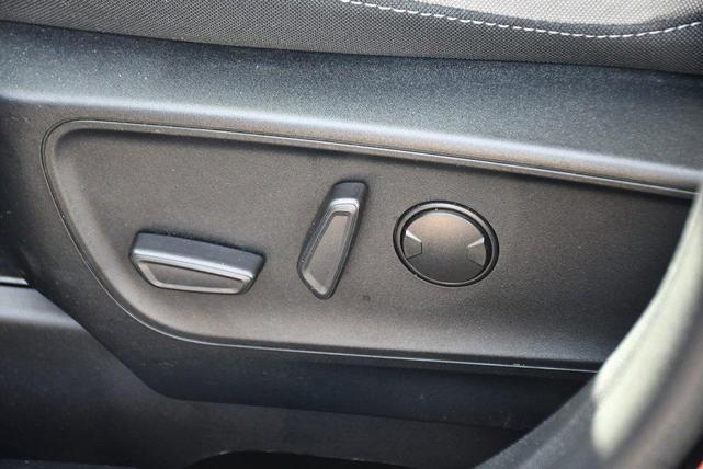Photo of 2022 Agate Black Metallic Ford Escape