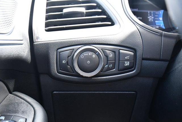 Photo of 2024 Agate Black Metallic Ford Edge