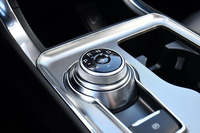 Photo of 2024 Agate Black Metallic Ford Edge