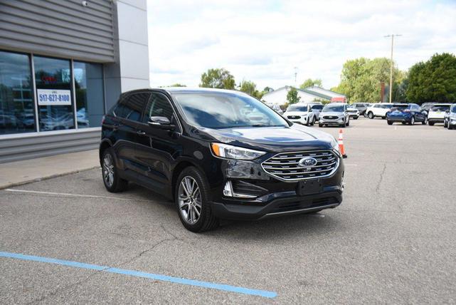 Photo of 2024 Agate Black Metallic Ford Edge