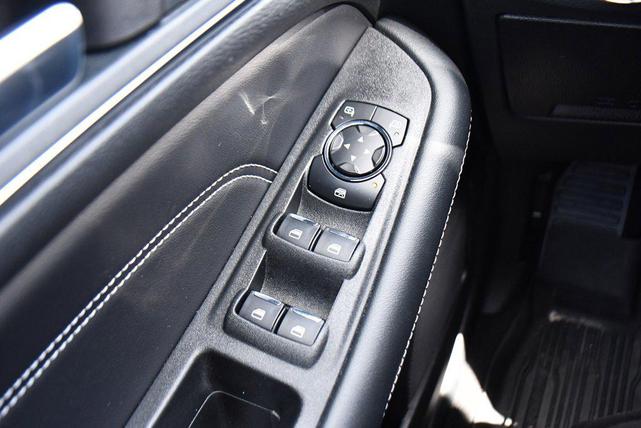 Photo of 2024 Agate Black Metallic Ford Edge