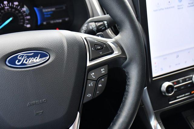 Photo of 2024 Agate Black Metallic Ford Edge