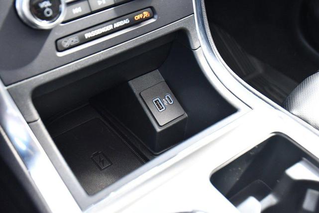 Photo of 2024 Agate Black Metallic Ford Edge