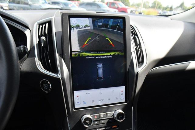 Photo of 2024 Agate Black Metallic Ford Edge