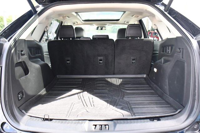 Photo of 2024 Agate Black Metallic Ford Edge