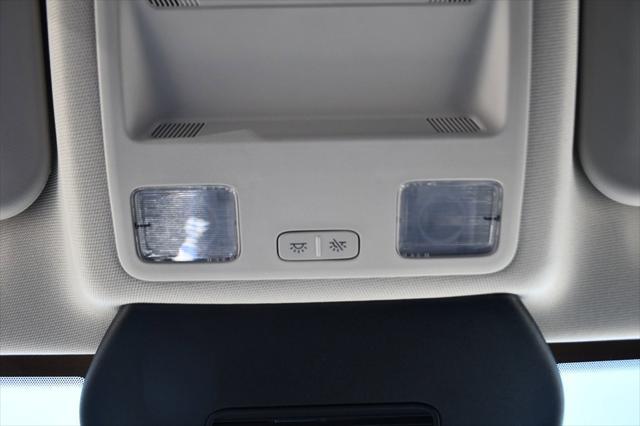 Photo of 2023 Star White Metallic Tri-Coat Ford Escape
