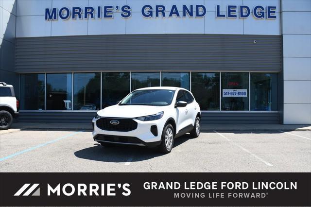 Photo of 2023 Star White Metallic Tri-Coat Ford Escape