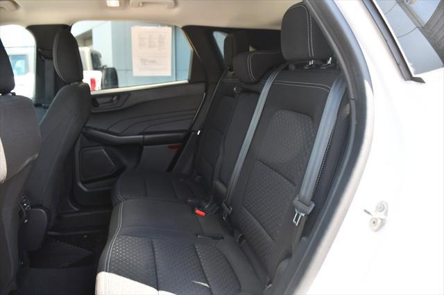 Photo of 2023 Star White Metallic Tri-Coat Ford Escape