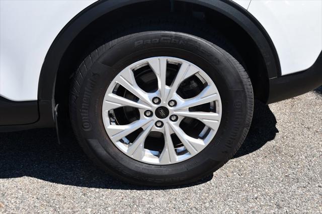 Photo of 2023 Star White Metallic Tri-Coat Ford Escape