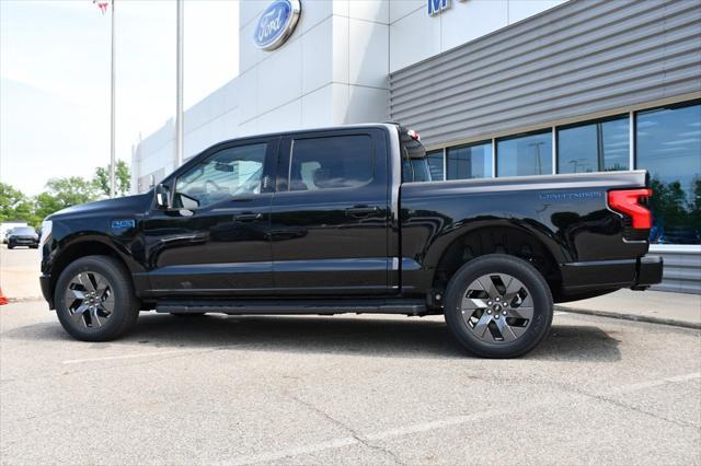 Photo of 2024 Black Metallic Ford F-150 Lightning