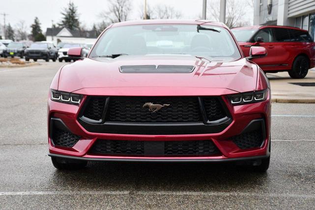 Photo of 2025 Molten Magenta Metallic Tri-coat Ford Mustang