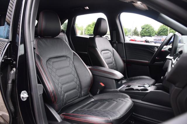 Photo of 2023 Agate Black Metallic Ford Escape