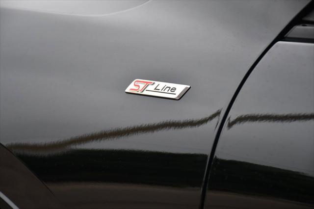 Photo of 2023 Agate Black Metallic Ford Escape