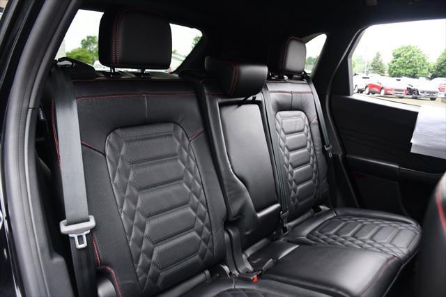 Photo of 2023 Agate Black Metallic Ford Escape