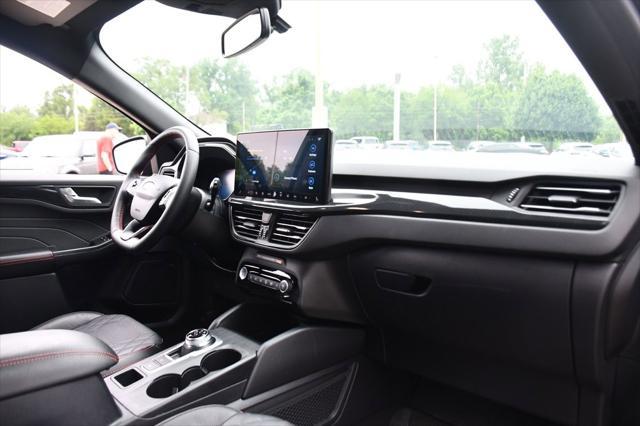 Photo of 2023 Agate Black Metallic Ford Escape